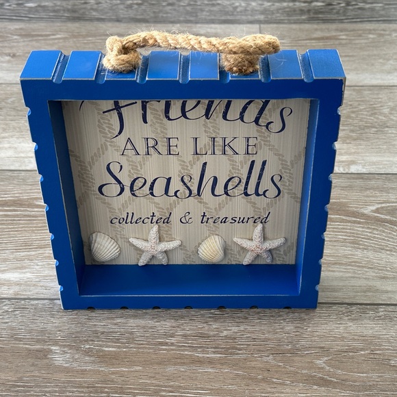 Super Cute Beachy Wall Decor “Friends Are Like Sea Shells …” Box Style Coastal - Picture 6 of 8